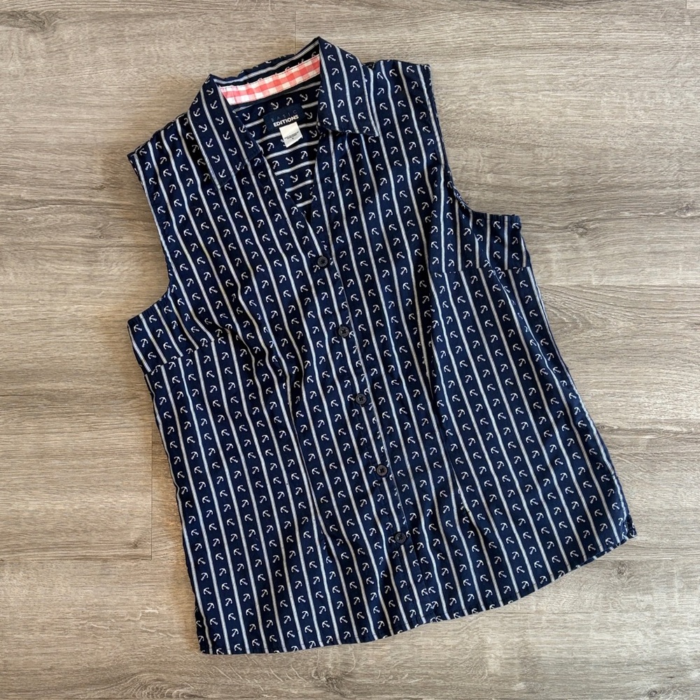 Basic Editions anchor print sleeveless button down top